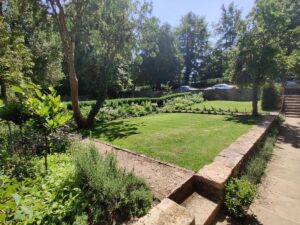 Garden maintenance in the Cotswolds
